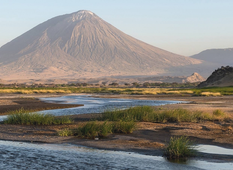 9 Days Tanzania Safari & Zanzibar Holiday – Ol Doinyo Lengai, Serengeti, Ngorongoro & Tarangire